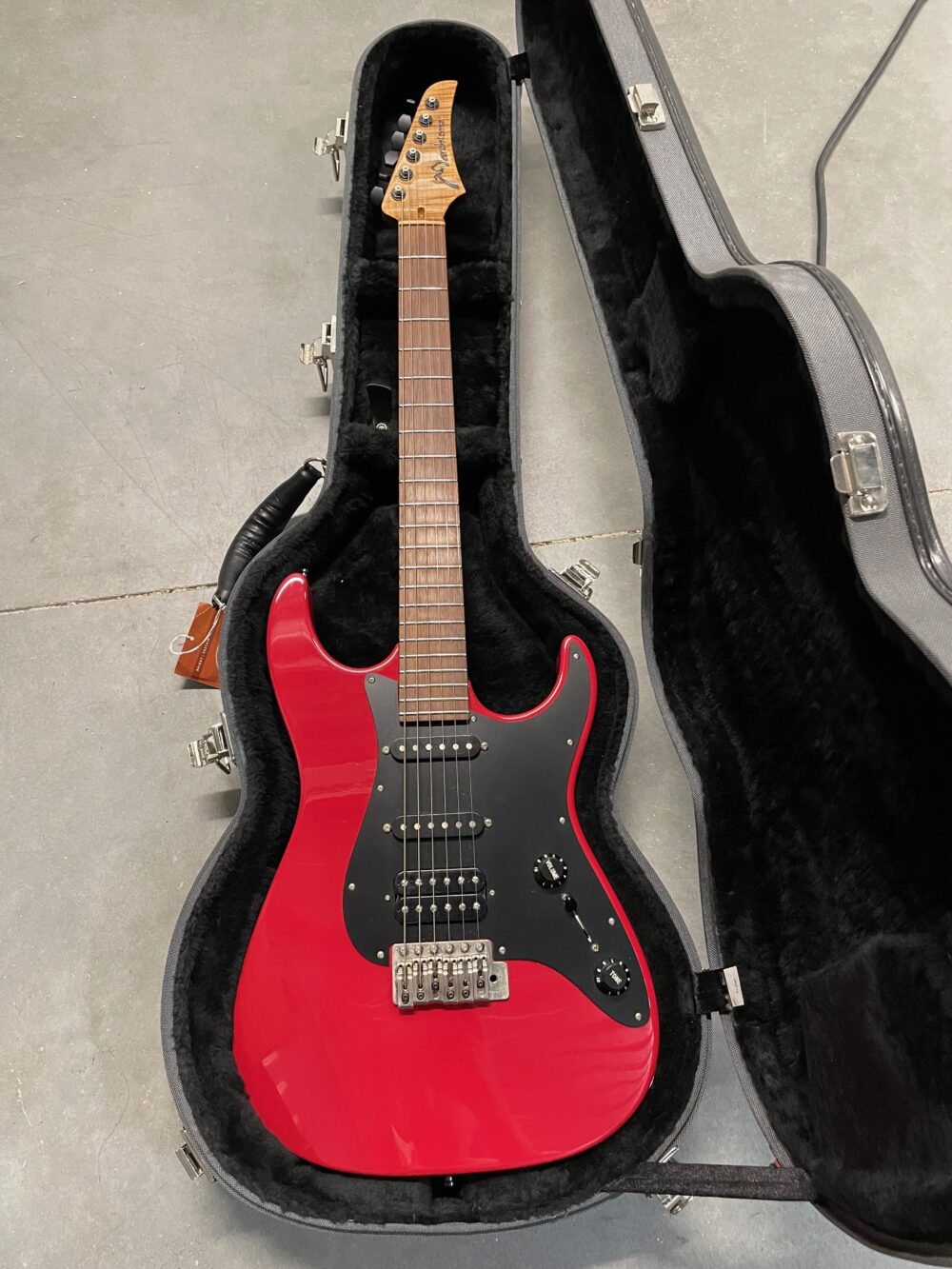 MARCHIONE DAKOTA RED VT Torrefied Poplar and Maple, Rosewood Fingerboard, Tone Specific Pickups - Image 3