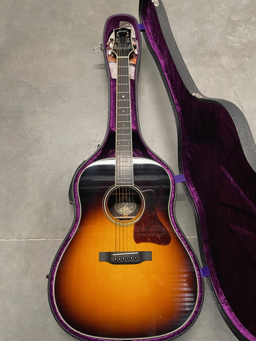 Collings CJ - Sunburst - Image 3