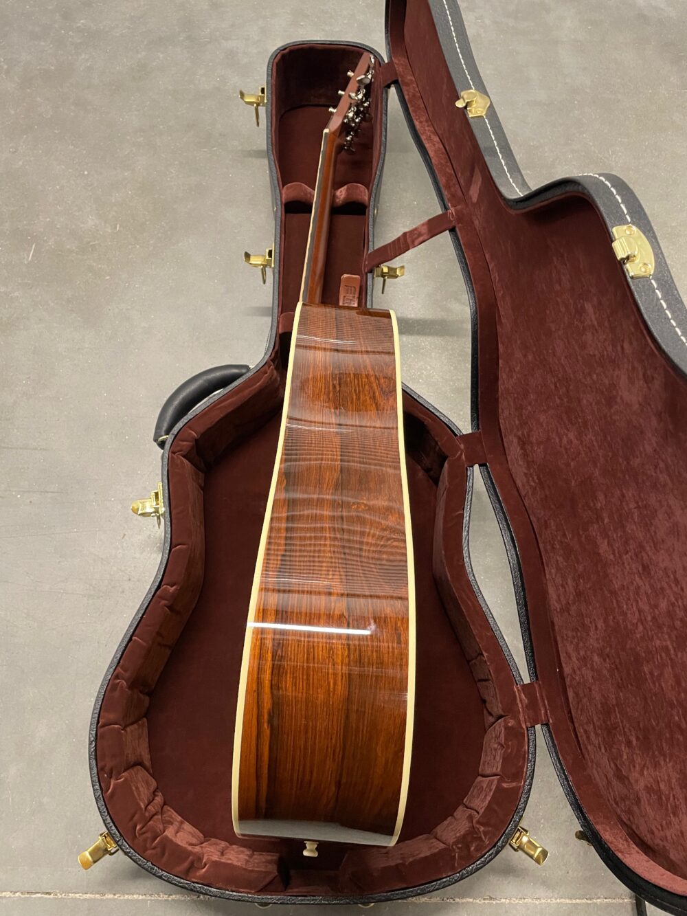 Martin D28 - Gloss Madagascar - Image 7