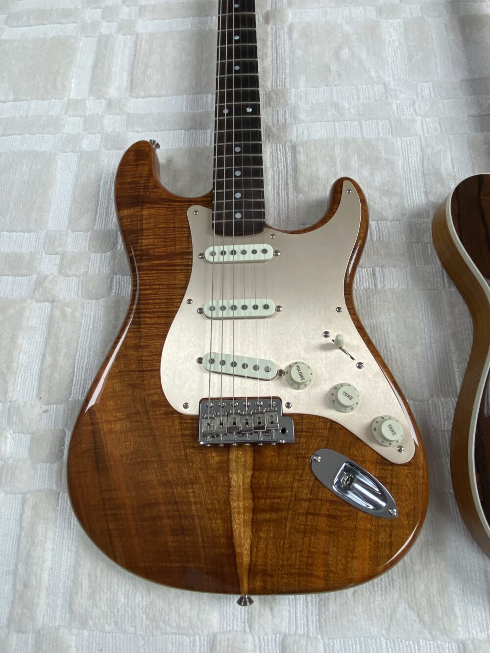 Fender Custom Shop Artisan Koa Stratocaster-2018 - Image 2